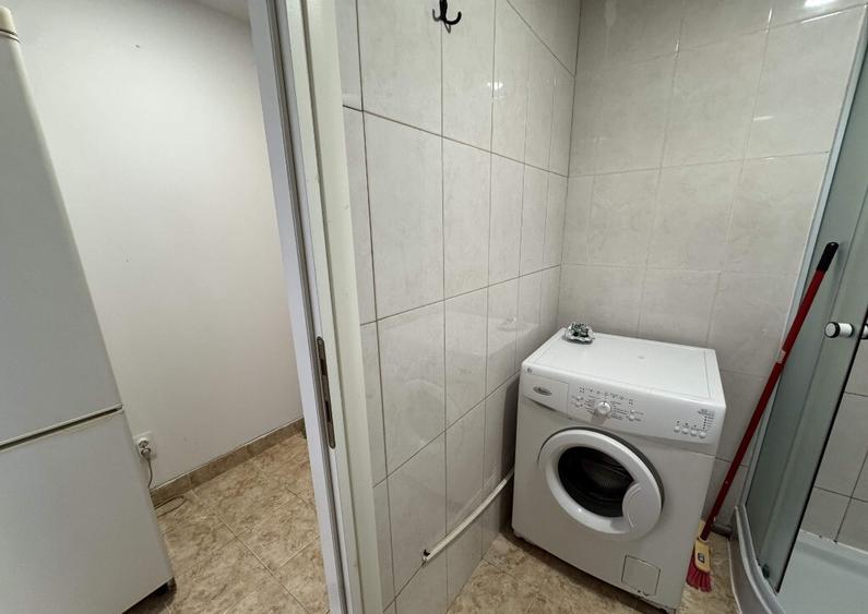 1 cam, etaj 1, 27 mp, renovata, C.T. proprie, mobilata,utilata, Cuza V - 6