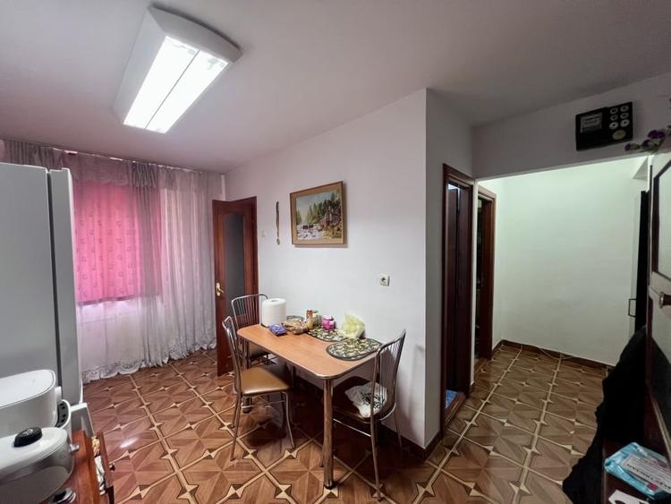 Apartament 3 camere, 78 mp utili + garaj si boxa, etaj 1 - Zona Modern - 7