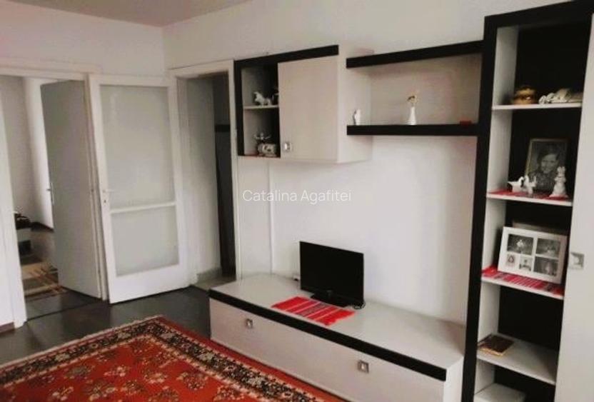 Apartament cu 2 camere semidecomandat, mobilat în Centrul Civic