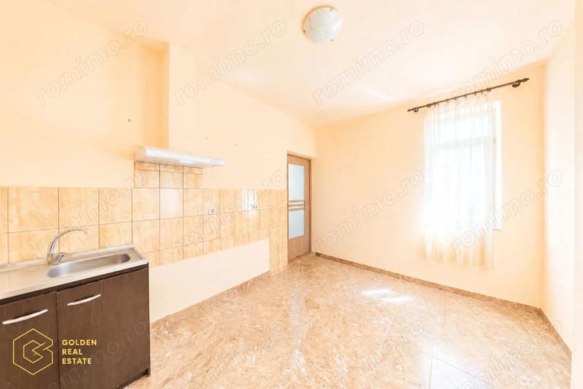 Casă cu Teren 1554 Mp în Central