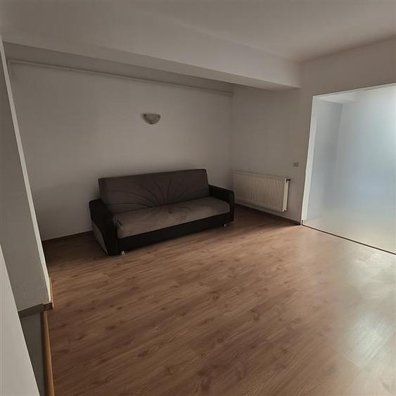 Apartament cu 3 camere decomandat, mobilat în Valea Lupului