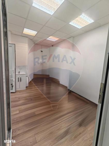 Spațiu comercial, de 81 mp, în Dârste