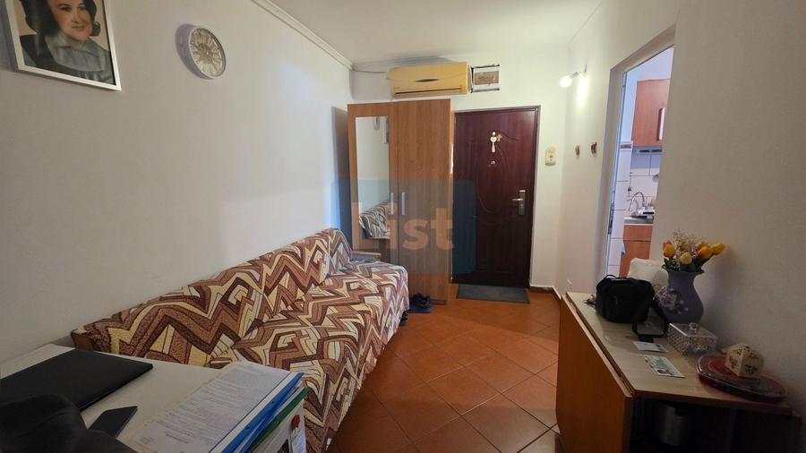 Apartament cu 2 camere semidecomandat în Crihala
