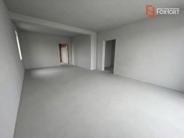 Apartament cu 2 camere decomandat în Giroc