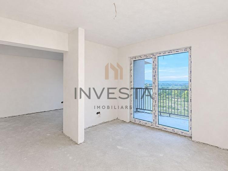 Apartament cu 2 camere semidecomandat în Sopor