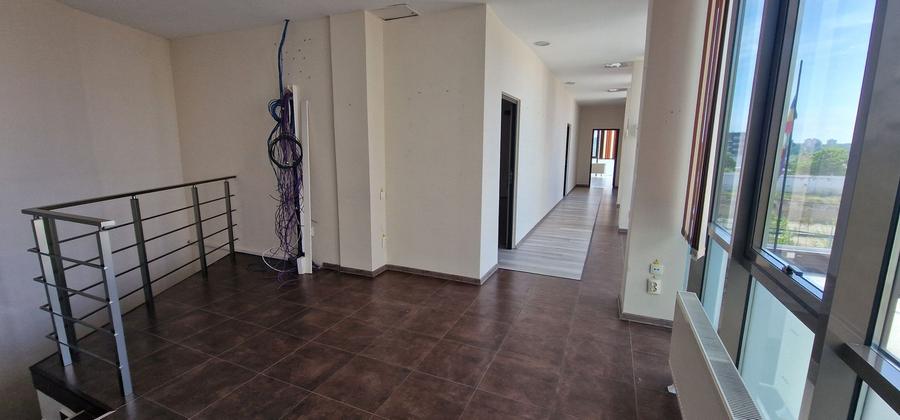 Spațiu comercial, de 240 mp, în Faleza Nord