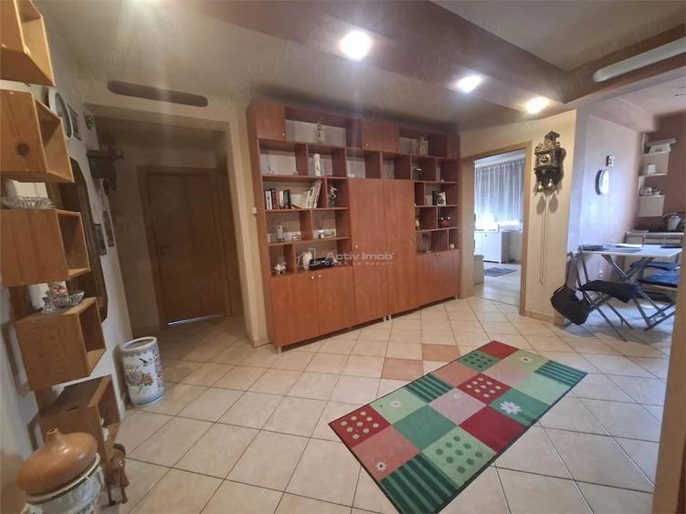 Apartament cu 3 camere decomandat în Ștrand