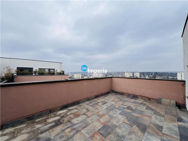 Apartament cu 3 camere decomandat în Tătărași