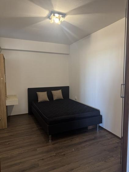 Apartament cu 3 camere decomandat în IAR