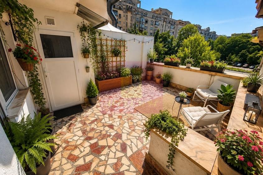 Apartament cu 5 camere decomandat în Ultracentral