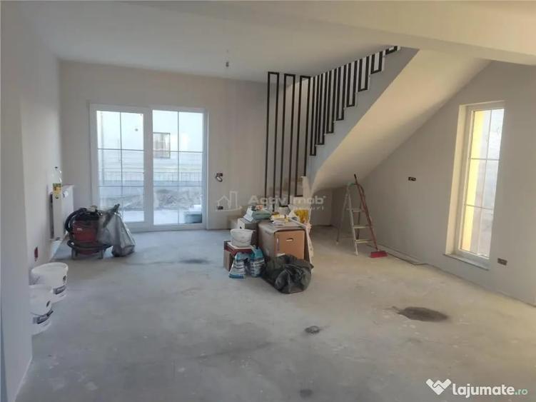 Casă cu 4 camere cu Teren 320 Mp în Central