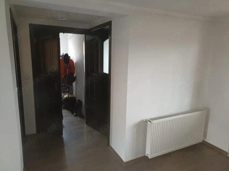 Casă cu 6 camere cu Teren 650 Mp în Central