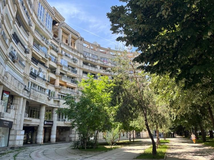 Apartament cu 3 camere decomandat, mobilat în Unirii
