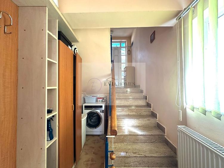 Casă individuală cu 4 camere cu Canalizare în Gruia
