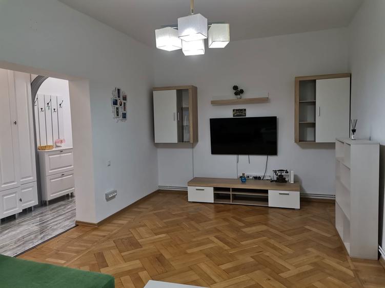 Inchiriez apartament cu doua camere - 1