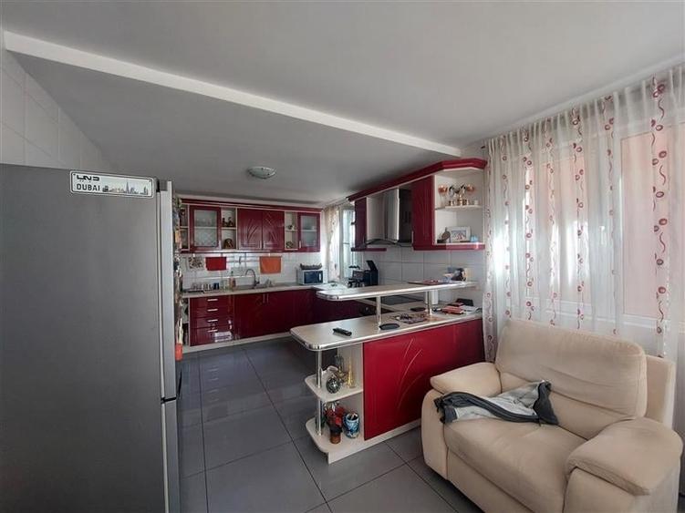 Casa cu 10 camere pentru pensiune sau locuit - 3