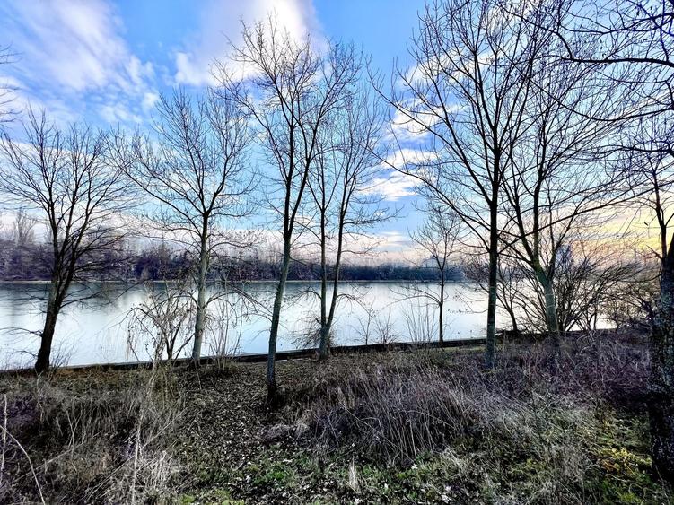 Teren 6000 mp pozitie deosebita lacul Baneasa adancime 140 m - 25