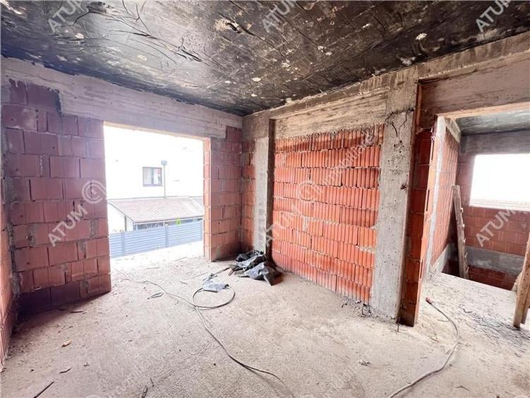 Casa cu 4 camere 2 bai si teren de 230 mp Selimbar - 12