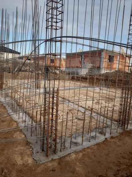 Vand teren cu constructia inceputa zona FORD - 1