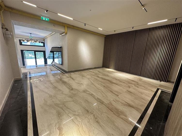 Bloc nou - langa Universitatea Bacovia si Primarie - 2 camere - mobilat si utila - 11