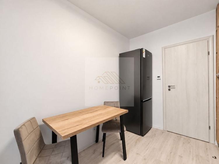Apartament cu 3 camere decomandat, mobilat în Tractorul