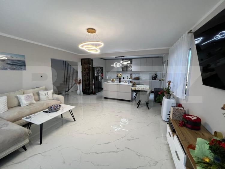 Oportunitate! Vila 190mp, finisaje LUX, piscina si panorama! - 1