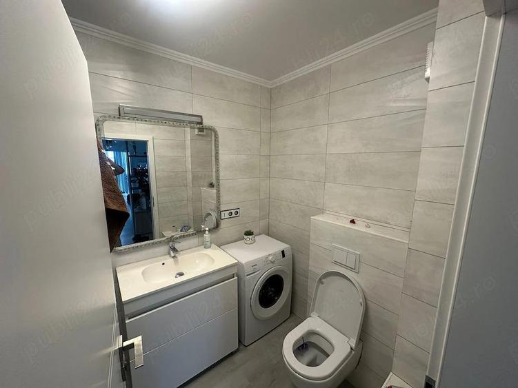 Apartament de vanzare - 3 camere Zona Marul de Aur - 4