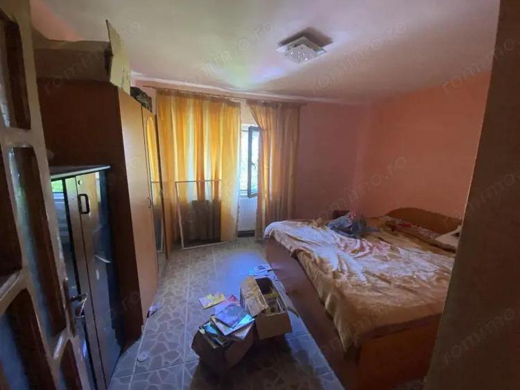 Apartament de 77mp , 3 camere decomandat et.2/4 langa Biserica mica ,Filiasi - 5