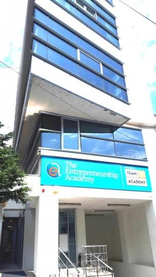 Cladire de birouri de vanzare Semilunei 4-6 - 2