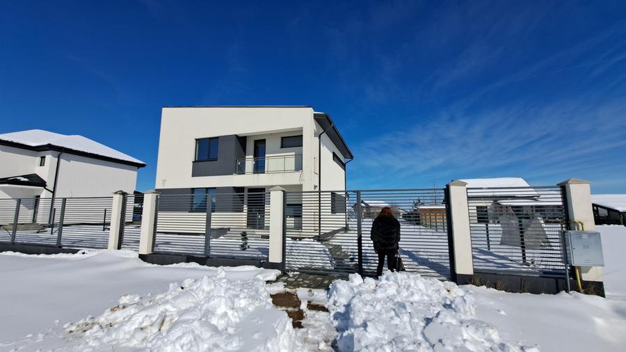 VILA SUPERBA CU 5 CAMERE  IN COMPLEX REZIDENTIAL CU CIRCUTI INCHIS - 2