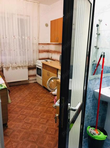 Inchiriez garsoniera in zona UMT - 1