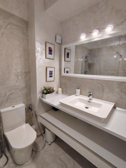 Apartament cu 2 camere mobilat și utilat, vedere la mare - 3