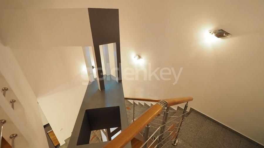 Vedere panoramica! Duplex cu 6 camere pe strada linistita, 350mp - 9