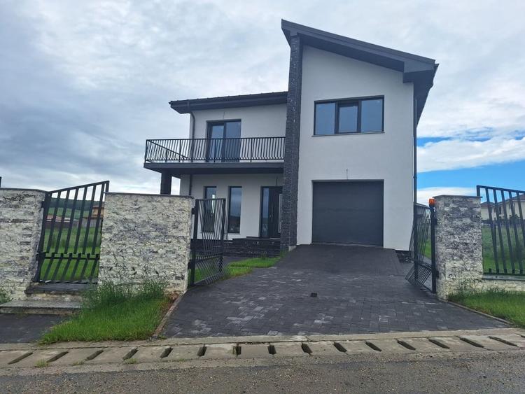 Casa deosebită, Chinteni, 716mp teren, 230mp utili - 1