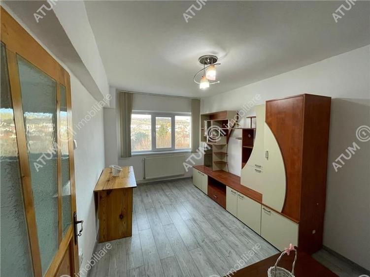 Apartament renovat cu 3 camere decomandate in Cisnadie Sibiu - 1