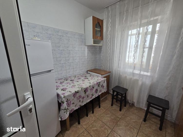 Apartament cu 3 camere decomandat în Dacia