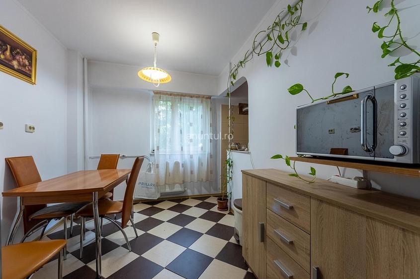 Unirii, Camera de Comert, decomandat, etaj 1, cca 80mp