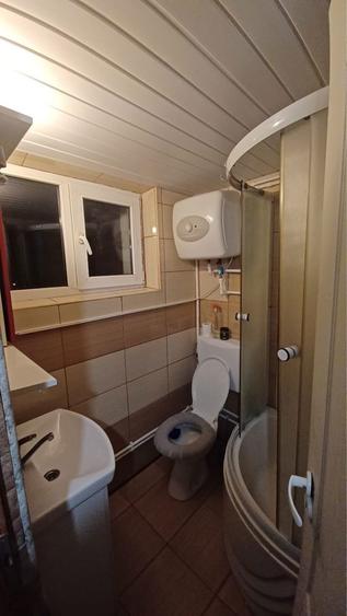 Garsoniera , 25 mp bloc cu gaze , zona Liceul Economic Zahana - 4