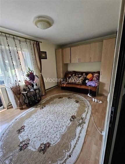 Etaj 1, fara risc 2 camere decomandat zona Mircea cel Batran