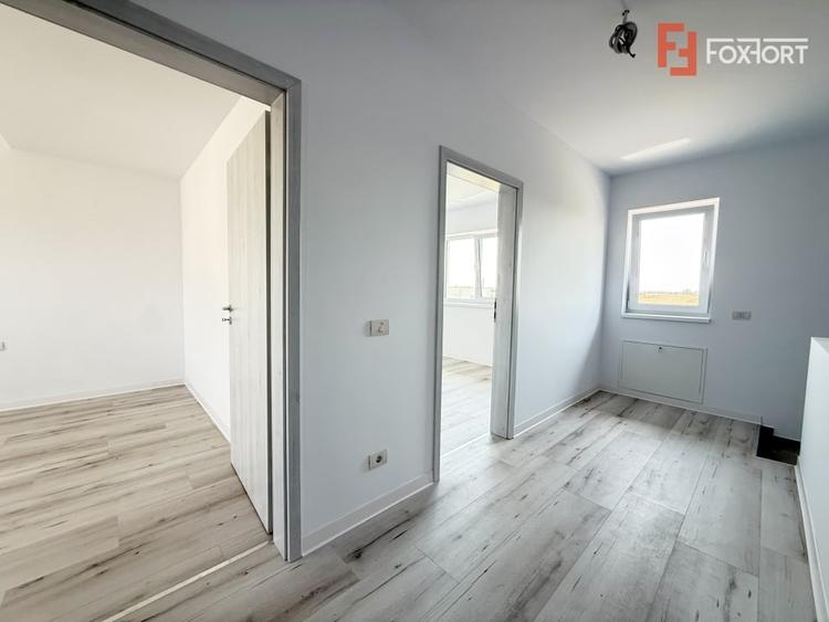 Duplex cu 4 camere cu Canalizare în Săcălaz