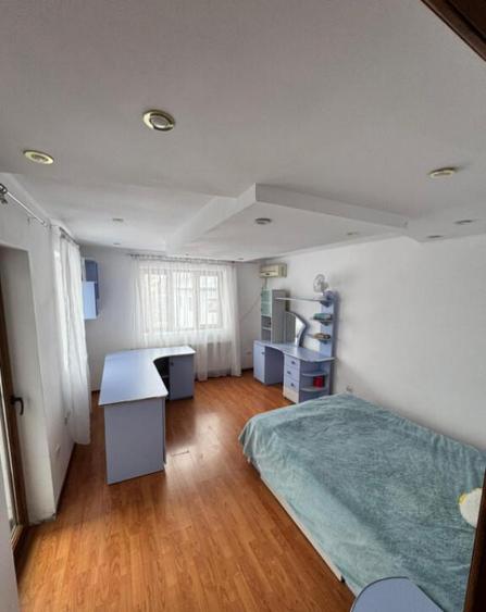 Casa 12 camere, garaj dublu si curte 90 mp, complet mobilata - 4