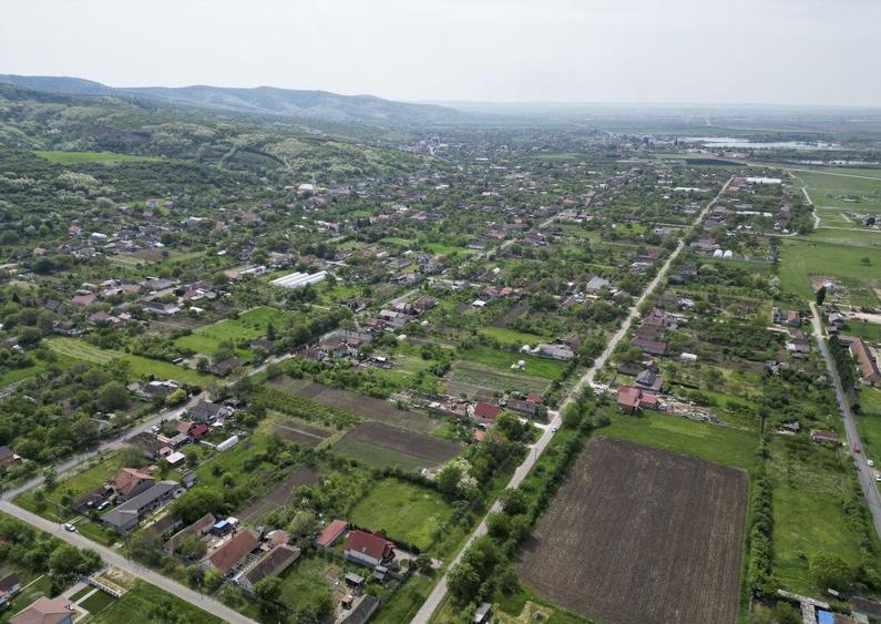 Teren Intravilan de 3,090 mp in Cuvin - 26