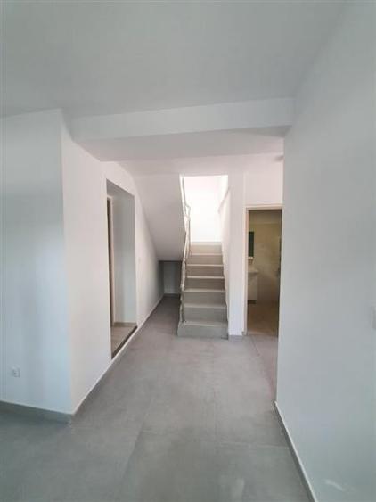 Hala 182 mp + birouri /spatii depozitare 120 mp, Izvoare - 6