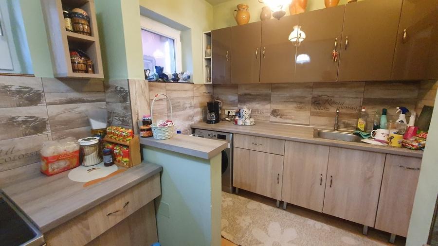 Vila generoasa in zona foarte linistita - 3