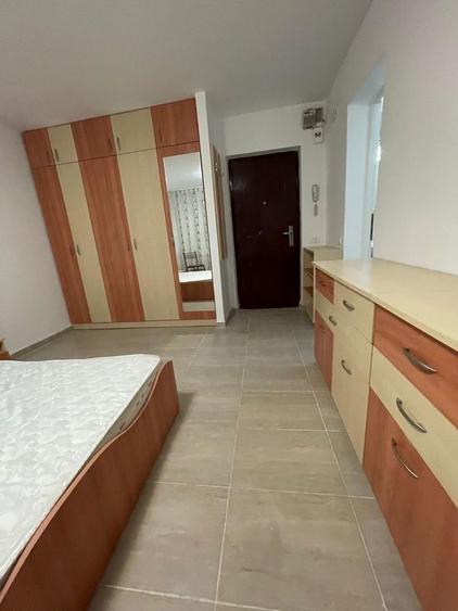 Proprietar inchiriez garsoniera Str Luntrei ( 7 minute de Obor ) Sect 2 - 6