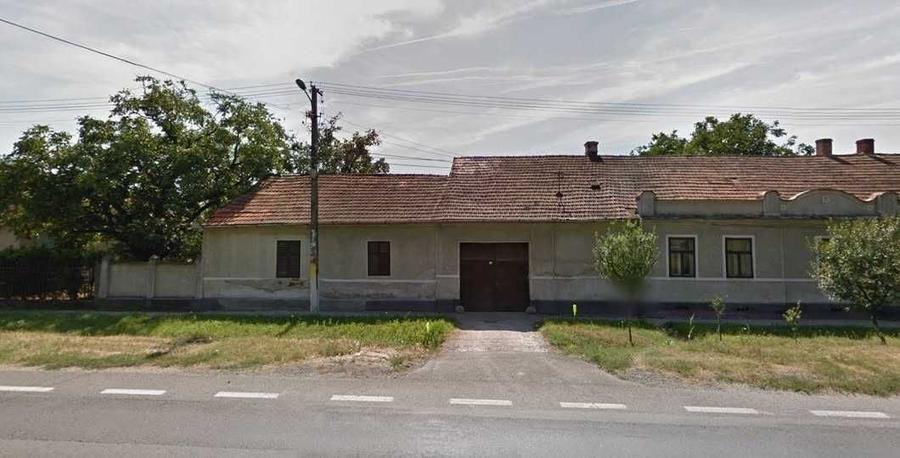 Casa la Paulis (ARAD) cu curte,garaj, si gradina mare, 1691 mp - 2