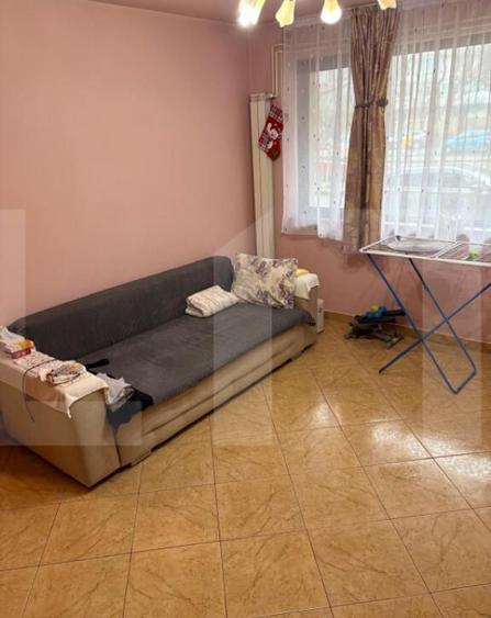 De vanzare - apartament 3 camere Giule?ti - 1