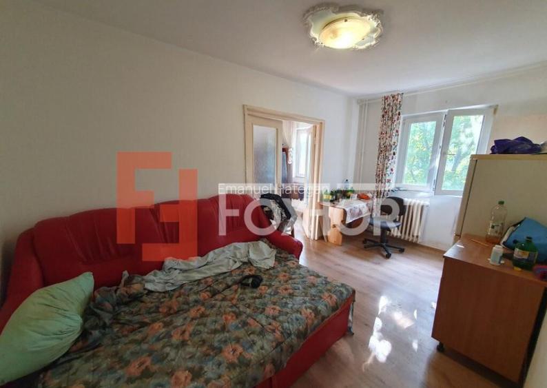 Apartament cu 3 camere, etaj 3 - zona Sagului
