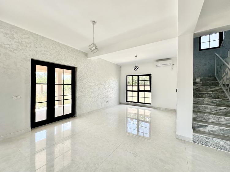 Duplex cu 5 camere cu Canalizare în Giroc