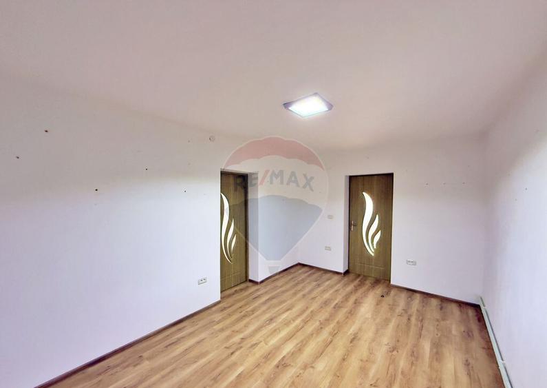 Casa / Vila cu 7 camere de vanzare - 3